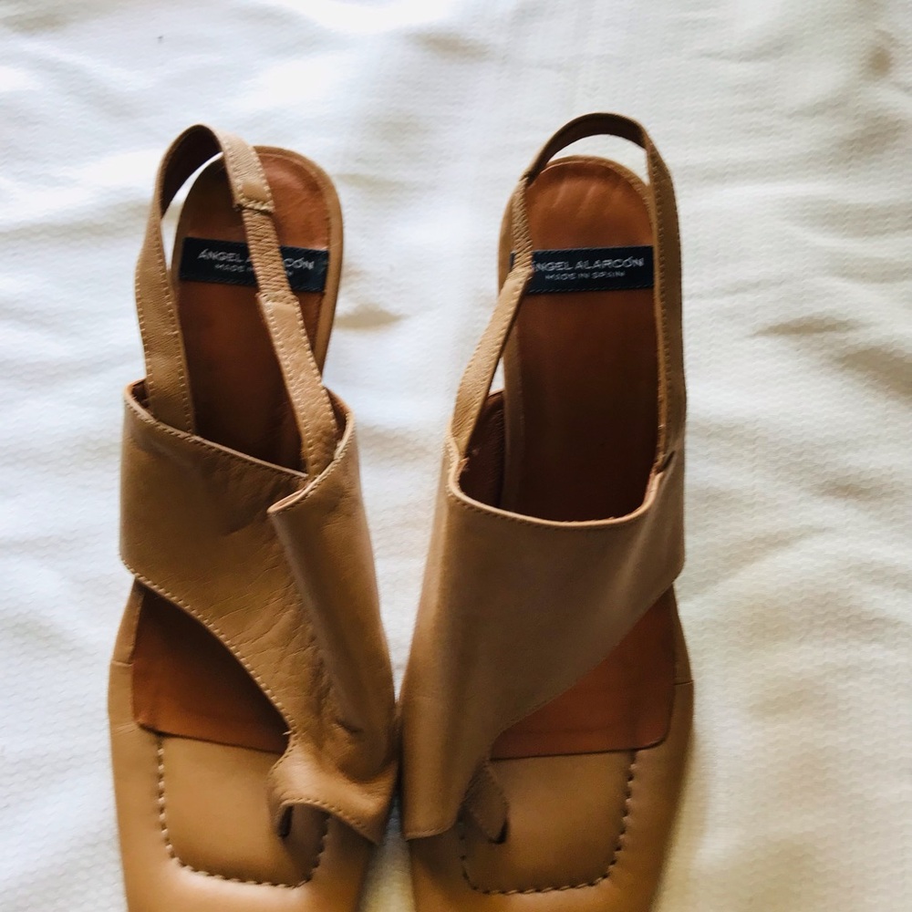Ángel Alarcón Tan Heeled Sandals - Picture 5 of 9